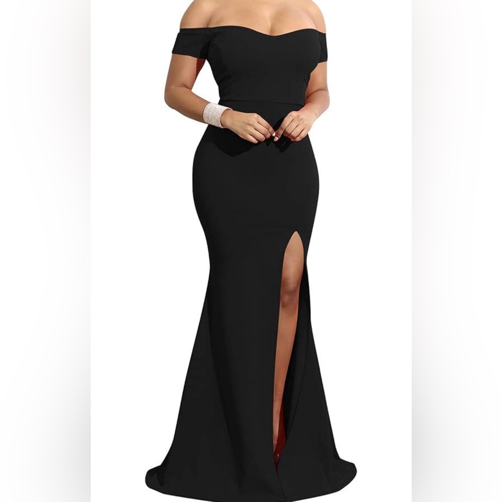 Elegant Black Evening Gown with Slit